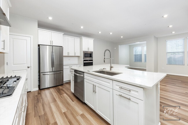 Building Photo - 2110 Weatherbee Ln