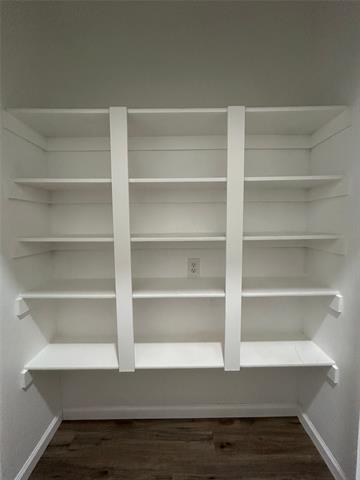 Building Photo - 922 E Dashwood St