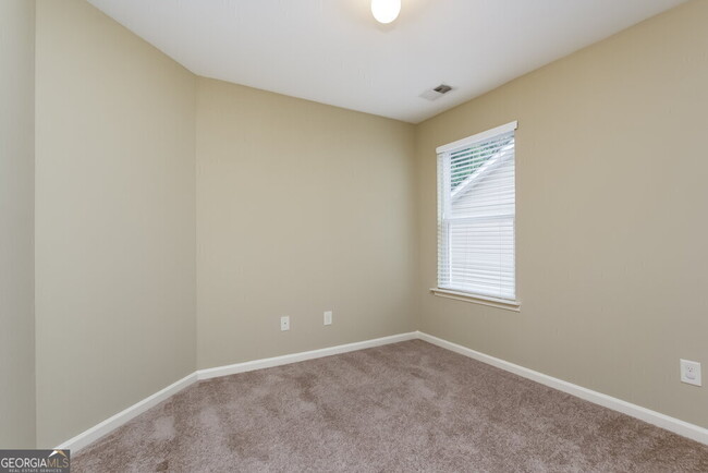 Building Photo - 526 Hill Crest Cir