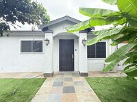 Building Photo - 3 BR / 2 BA Completely Remodeled Home