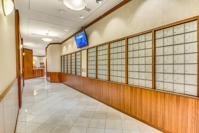 Building Photo - 900 N Stafford St