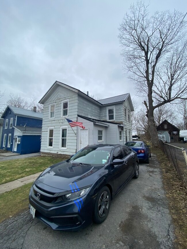 Building Photo - 512 Stone St