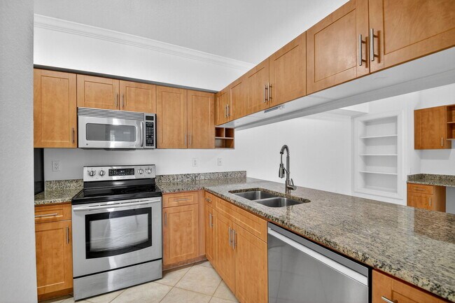 Building Photo - 6511 Emerald Dunes Dr