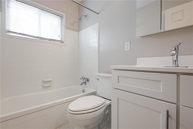 Building Photo - 4984 Crowe Dr SE