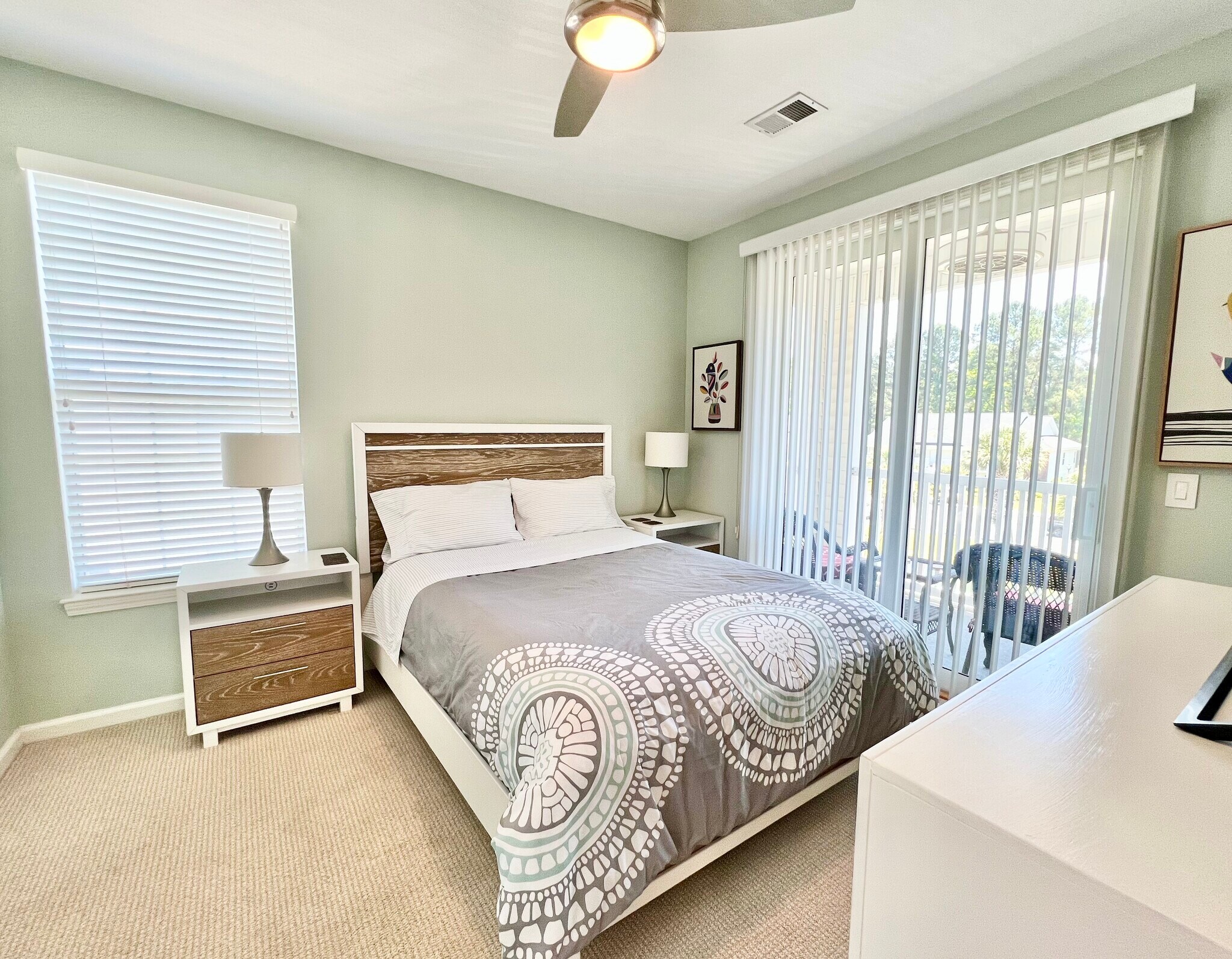 Building Photo - 1298 River Oaks Dr