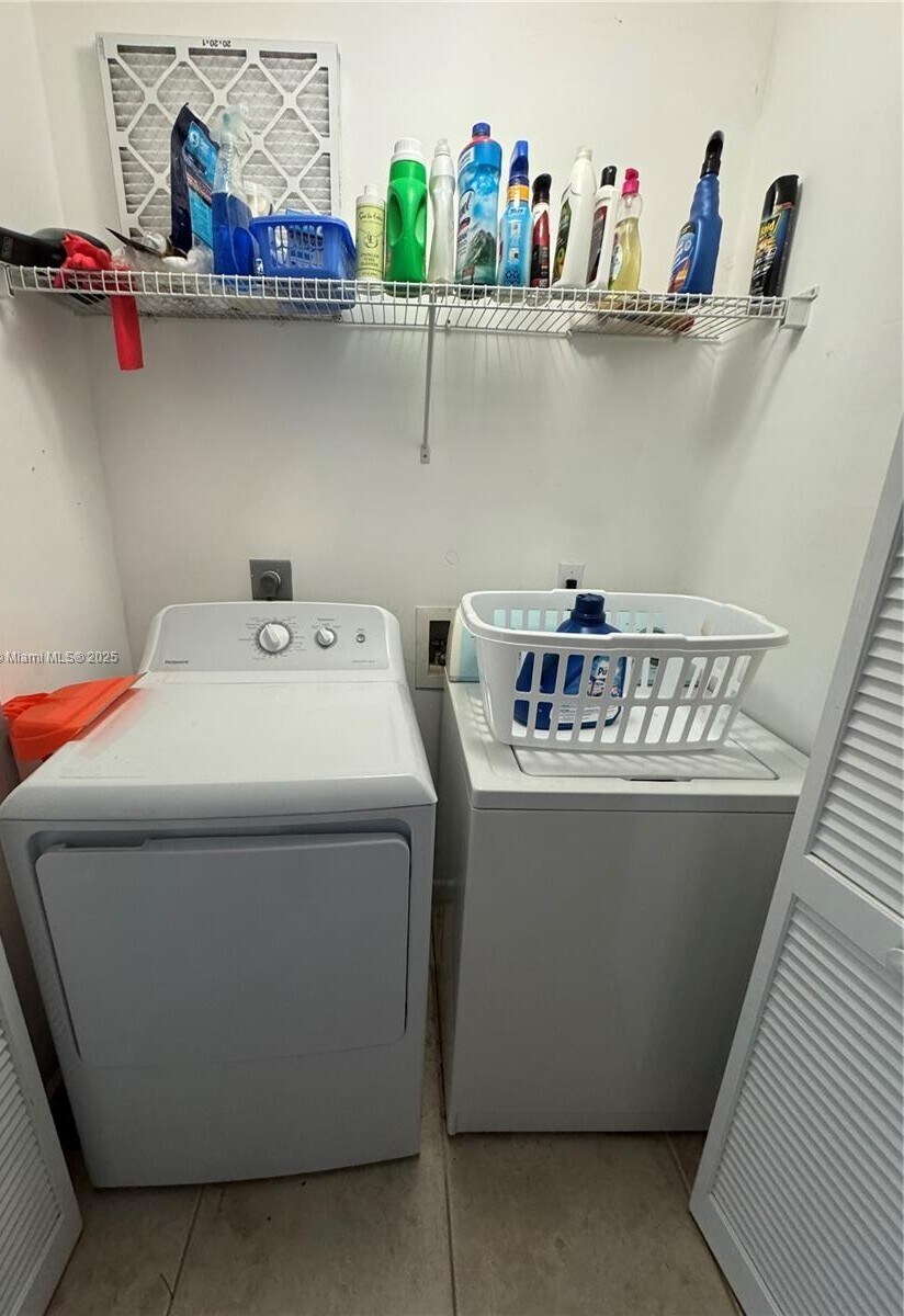 Building Photo - 1165 Crystal Way