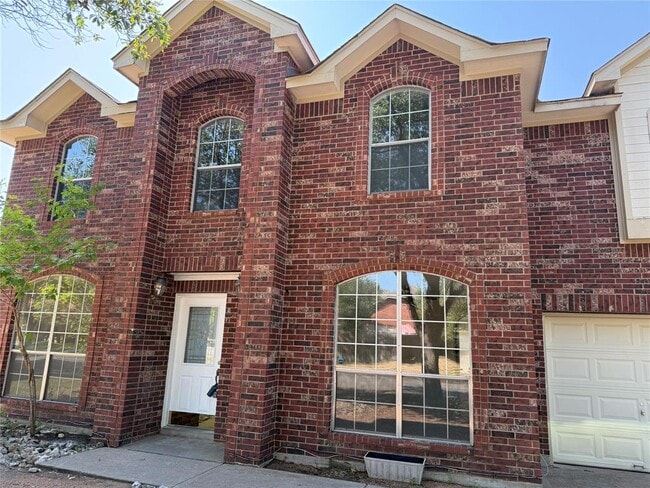 Building Photo - 1531 Arusha St