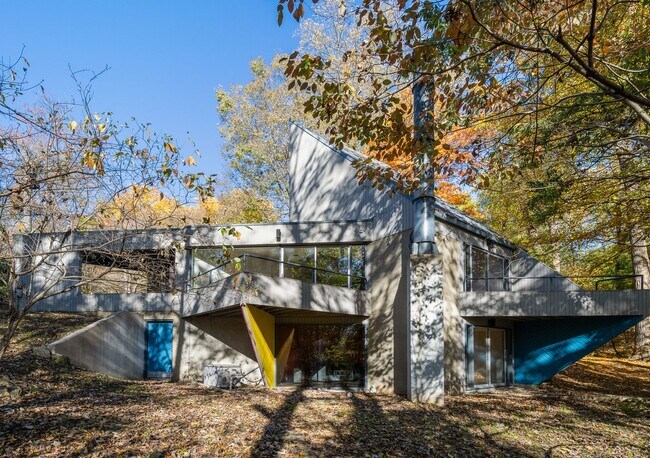 Building Photo - A Unique Opportunity