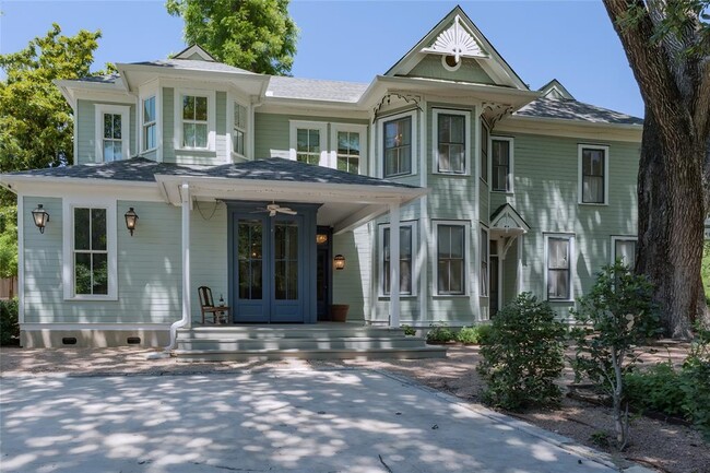 Building Photo - 4104 Avenue F