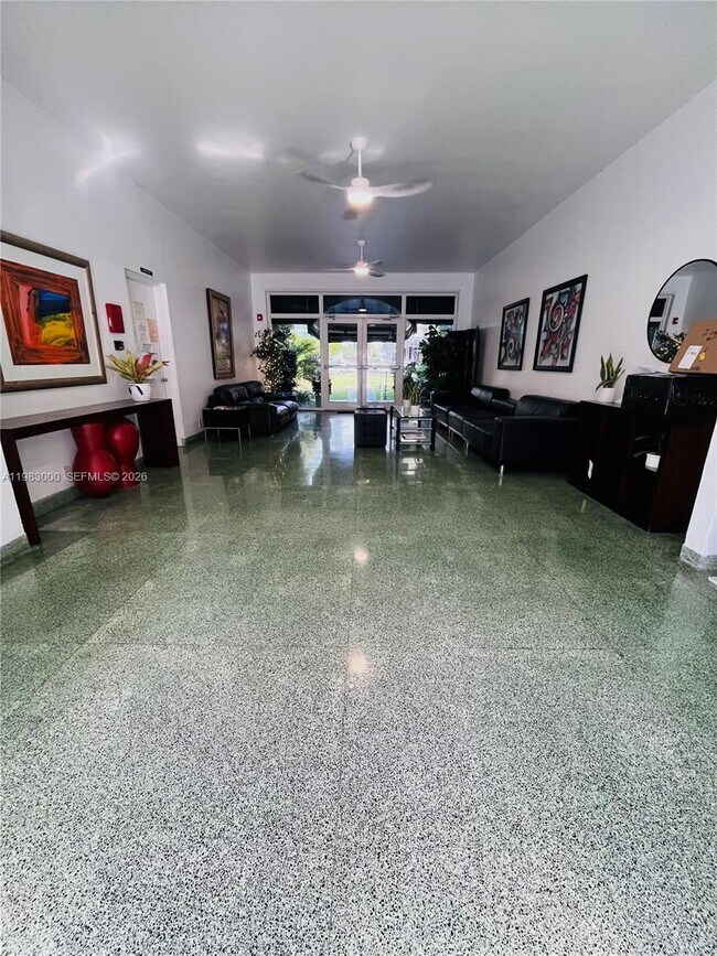 Building Photo - 10190 Collins Ave