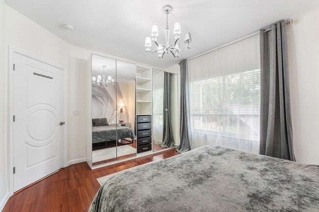 Building Photo - 20 S Lakeshore Dr