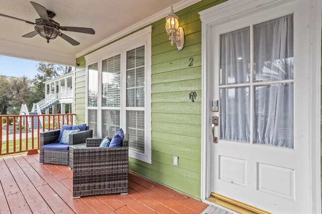 Building Photo - 426 Russell Ave