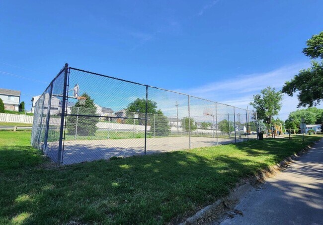 Building Photo - 7910 Redick Ave