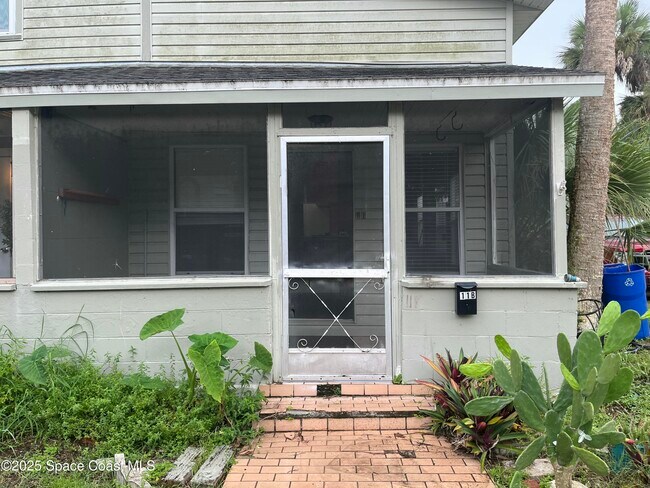 Primary Photo - 11 Barton Ave