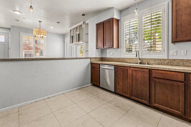 Building Photo - 1636 Avenida Aviare