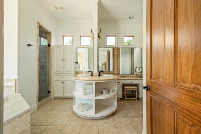 Building Photo - 571 Polo Club Dr