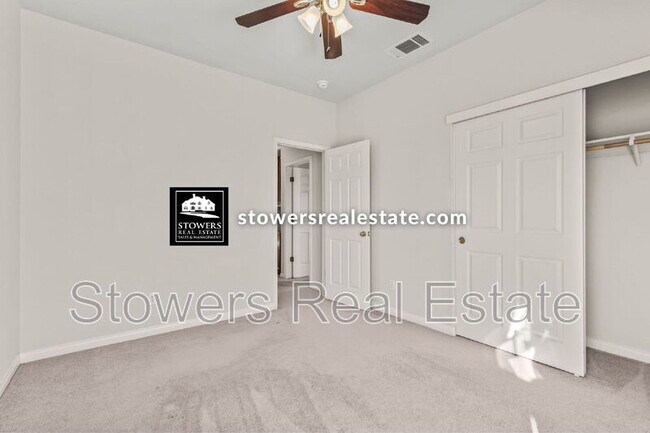 Building Photo - 1570 Eastlake Cir