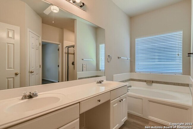 Building Photo - One-Story Beauty in Stone Oak