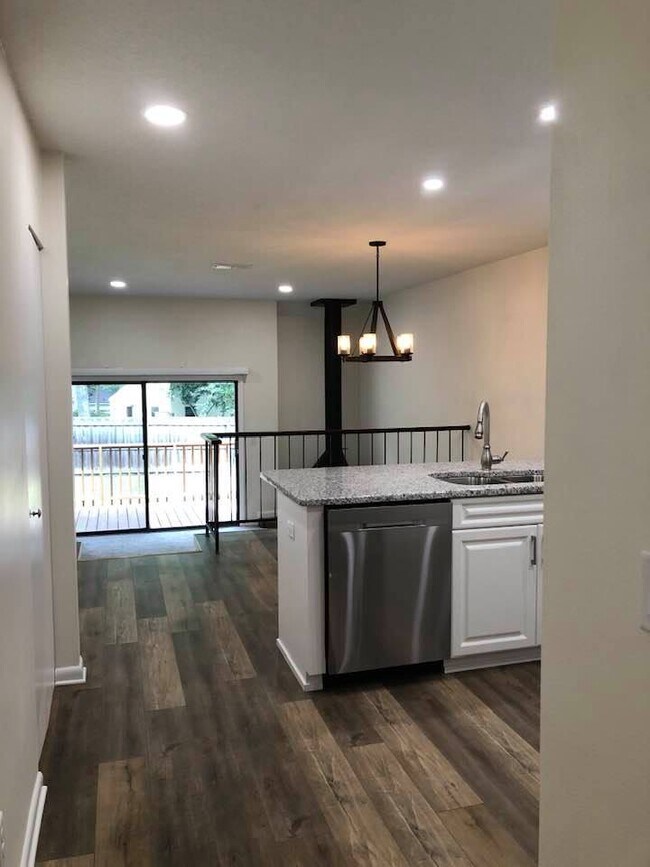 Building Photo - 2809 SE 17th St