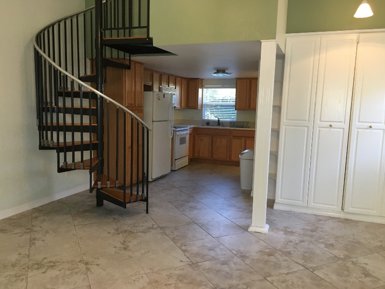 Building Photo - 2020 Lee Dr