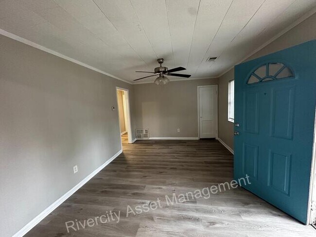 Building Photo - BEAUTIFUL HOME IN SEA ISLE OFF QUINCE!!!! ...