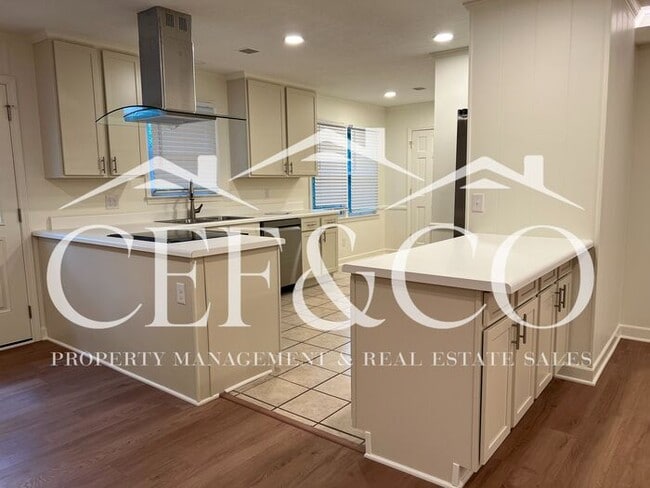 Building Photo - For Rent – Spacious 4 Bedroom, 2 Bathroom ...