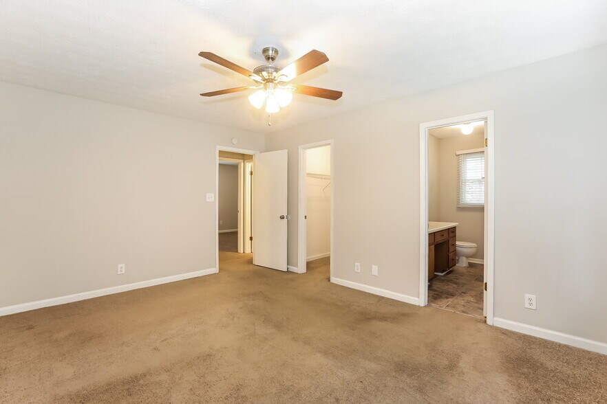 Building Photo - 3568 Fernbrook Dr