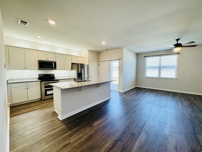 Building Photo - 1805 Castlebay Dr