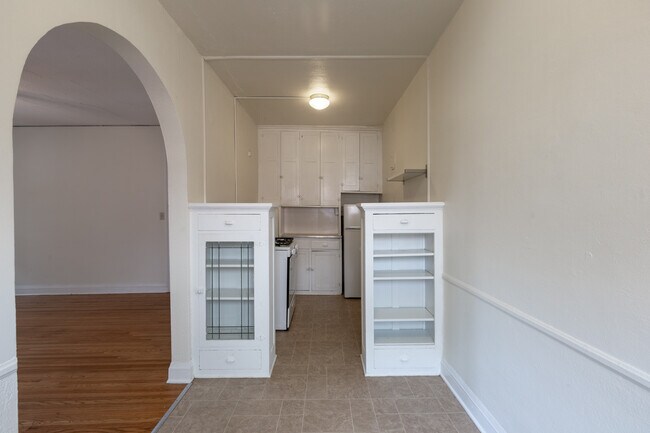 Building Photo - 3220 Girard