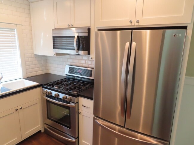 Building Photo - Nicely updated 4-bedroom house in Chula Vista