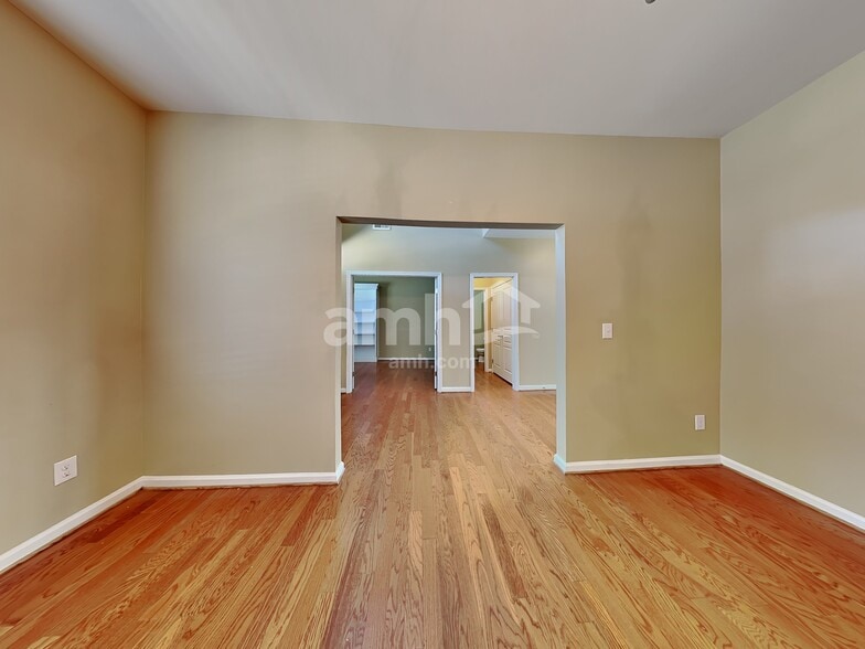 Building Photo - 1404 Manley Ct