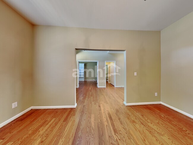 Building Photo - 1404 Manley Court