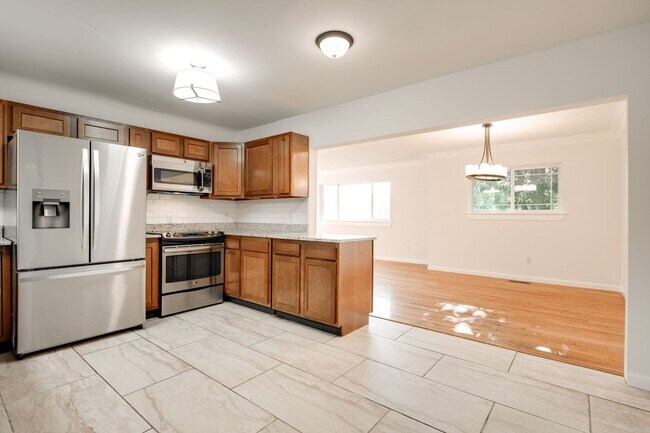 Building Photo - 3/ 1.5 Home for Rent!