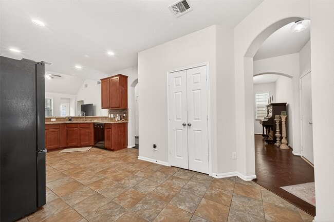 Building Photo - 6503 Wilshire Fern
