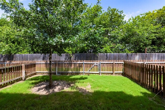 Building Photo - 17200 Crane Fly Dr