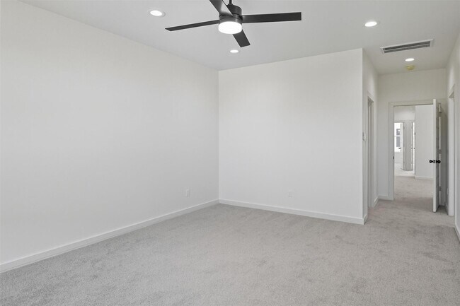 Building Photo - 2929 El Fenice Ln