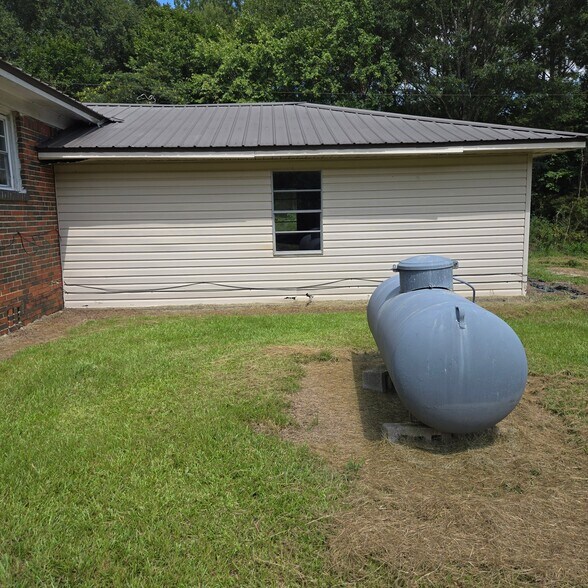 Building Photo - 222 Hwy 62