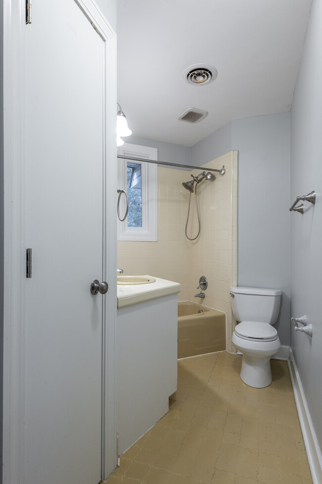 Building Photo - 2960 Tripp Ln