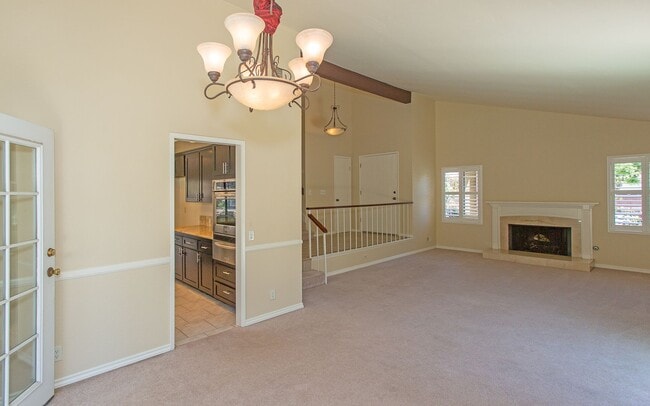 Building Photo - Charming 4 bedroom Home in Oceanside