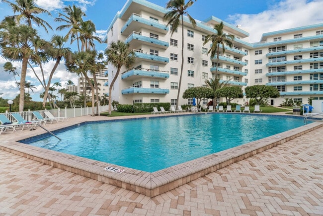 Building Photo - 220 Seaview Ct