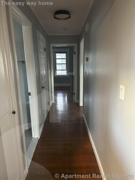 Building Photo - 62-64 Billings Ave Unit #2