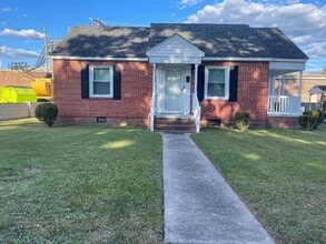 Building Photo - 2 Bedroom 1 Bath