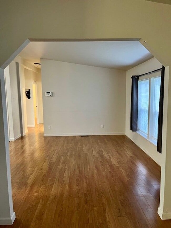 Building Photo - Beautifully updated home in Port Orchard!