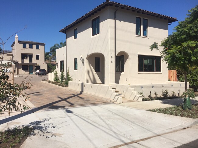 Beautiful spanish style apartments. Don't miss out on this opportunity. Mountain views, washer/dryer, walking distance to cottage hospital and State Street. - 1818 Castillo Street