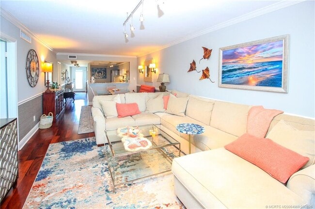 Building Photo - 20 NE Plantation Rd