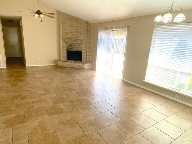 Building Photo - Affordable Duplex