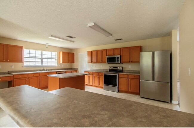 Building Photo - 3514 Farrington Ct