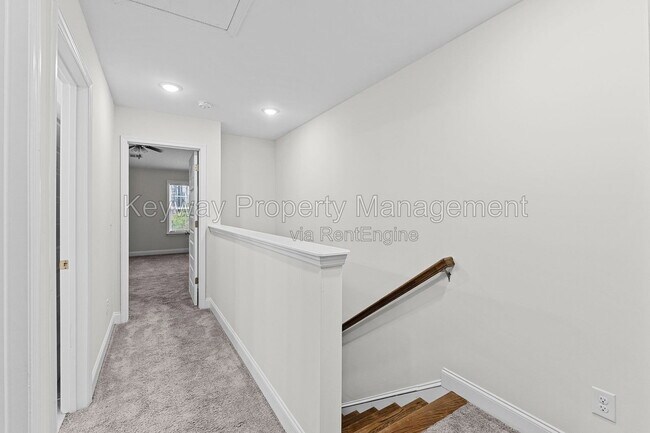 Building Photo - 315 Sumac Trail