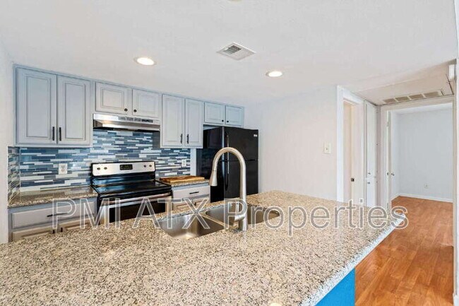 Building Photo - 2124 Burton Dr