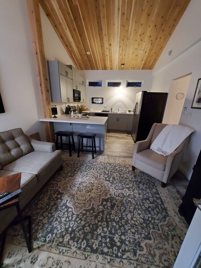 Primary Photo - Fully Furnished 1 Bedroom ADU for Rent in ...
